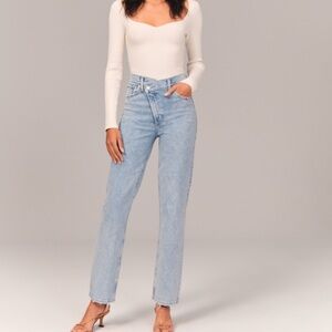 Abercrombie 90’s Ultra High Rise Straight Crossover Jeans